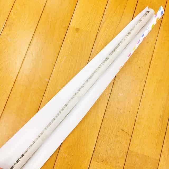 丸めた新聞紙と包装紙