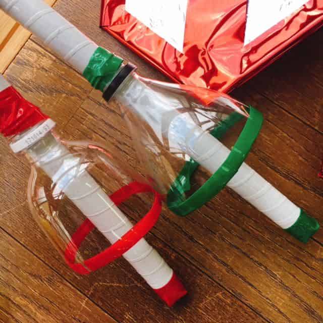 新聞紙とペットボトルの剣