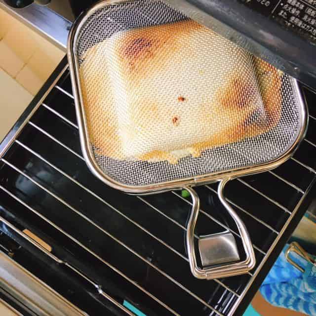 f:id:misumisu0722:20190429200431j:plain 魚焼きグリルでホットサンドを焼く