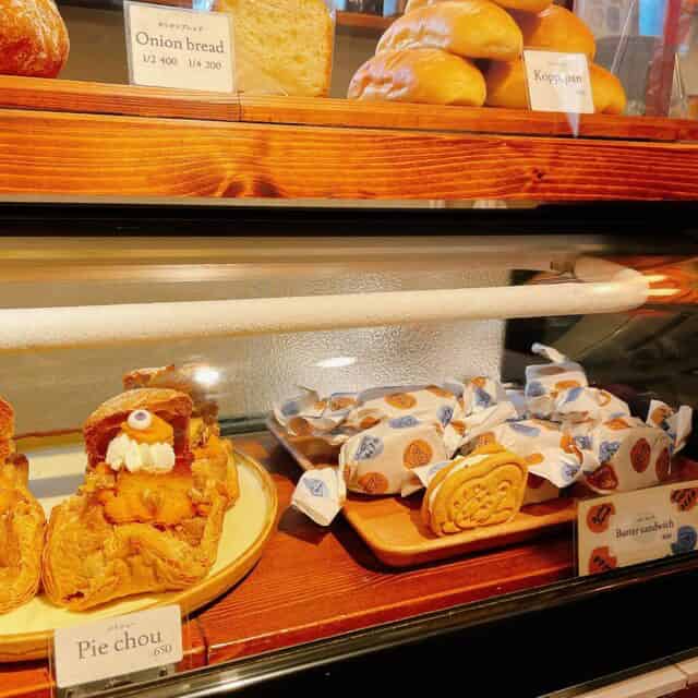 お店のショーケース