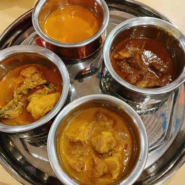 骨付きチキンカレー、チキン、ポーク、マトンカレー