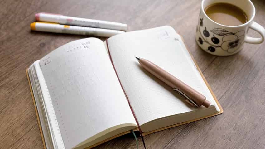 手帳とコーヒー