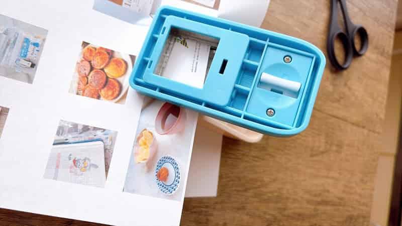 写真の1mm外側を1片だけ切っておく