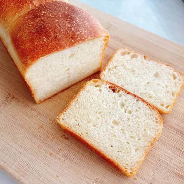 自家製レーズン酵母の食パン